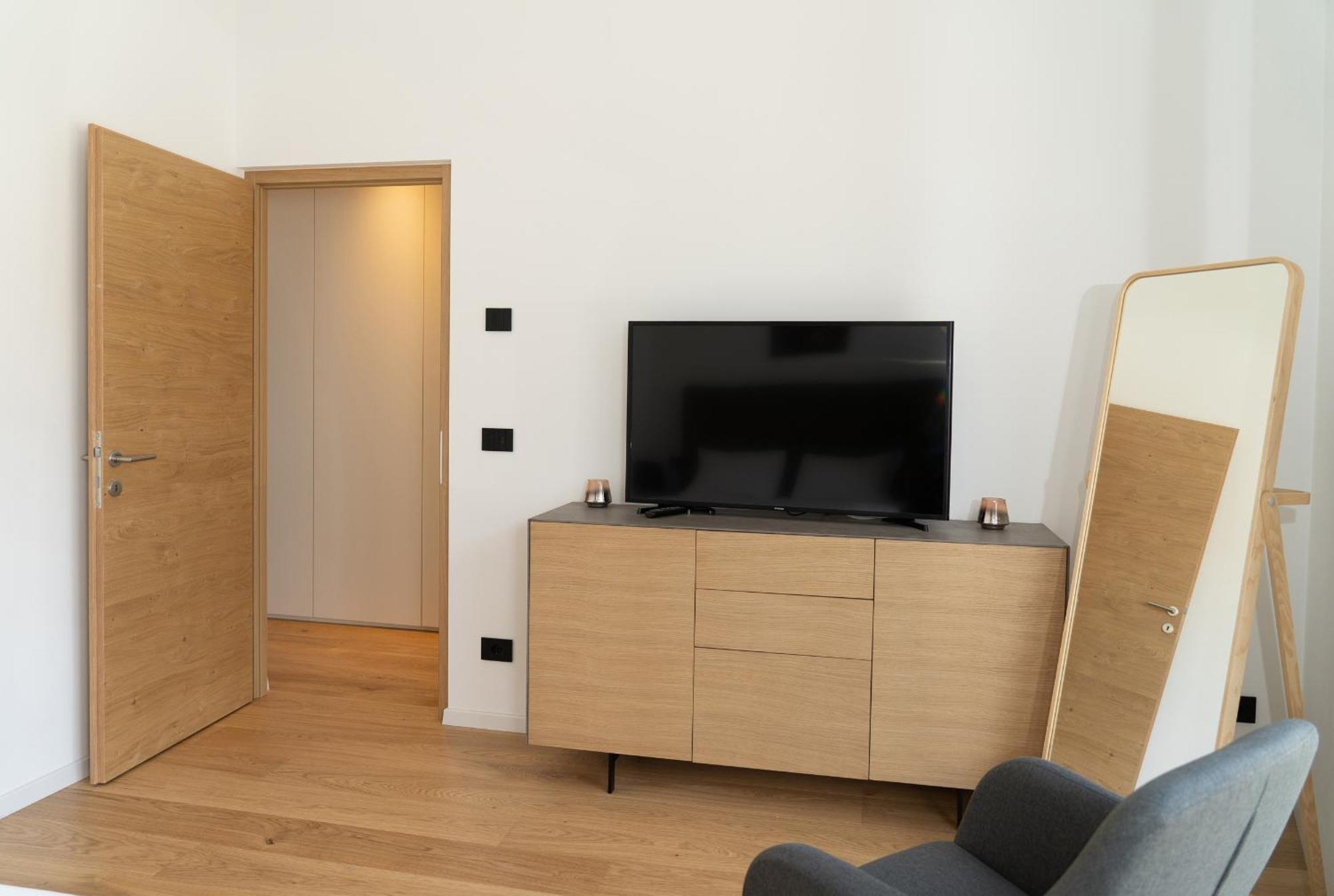 Serviced Apartments By Hotel De Charme Лавено Номер фото